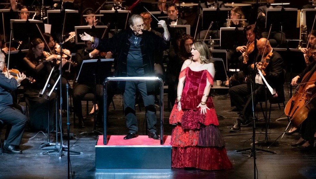 Ali Poyrazoğlu İstanbul Devlet Opera ve Balesi Orkestrası’nı yönetti