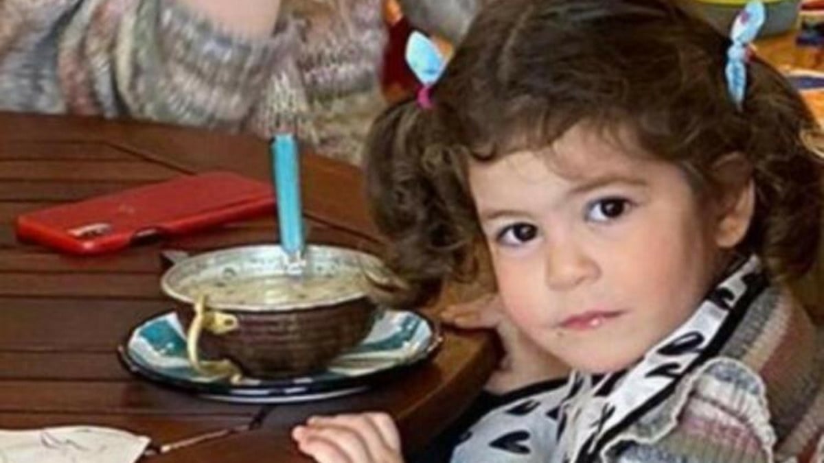 Sinem Kobal ve Kenan İmirzalıoğlu’nun kızı Lalin görüntülendi – En Son Haber