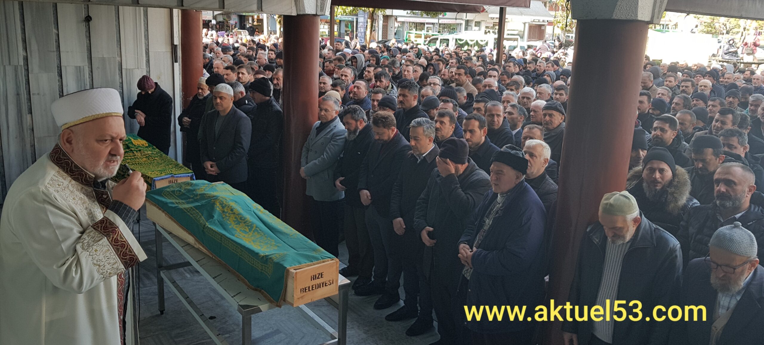 Sabire Altay ,İdris Mahmut dualarla son yolculuğuna uğurlandı