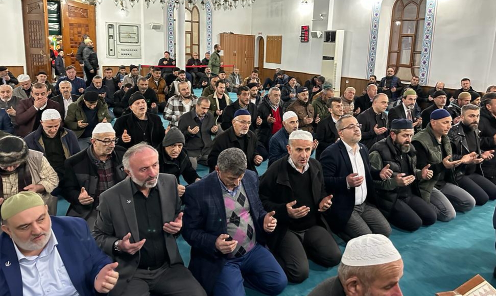 Merhum Erbakan; Rize Şeyh Camii’nde Kuran-ı Kerim ve Mevlidi Şerif okutularak yad edildi