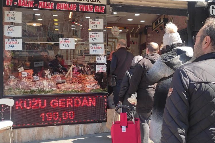 Bursa’da ucuz et kuyruğu – İGF HABER
