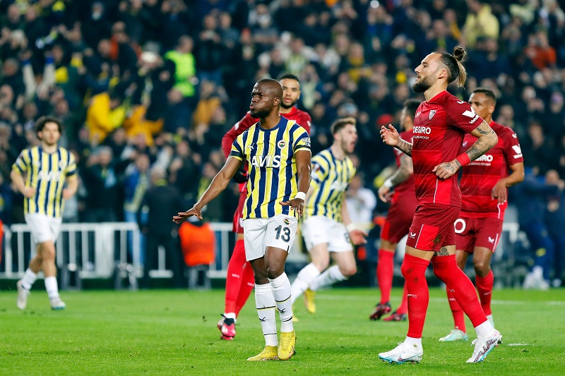 Fenerbahçe Kadıköy’de Sevilla’yı Yendi ezdi Ama,Tur Atlayamadı