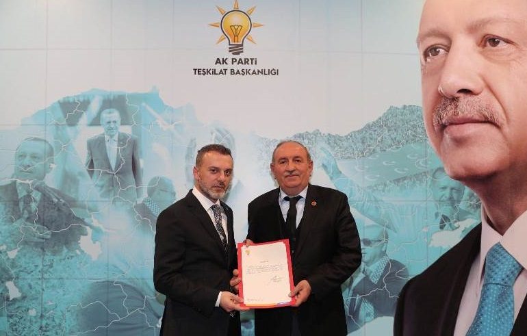 Rizeli siyasetçi Hüseyin uzun, İzmir’de ilçe Başkanı olarak atandı
