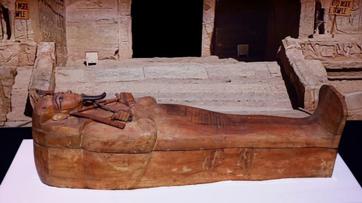 Firavun 2. Ramses tabutu 5 aylık sergi için Paris’e götürüldü
