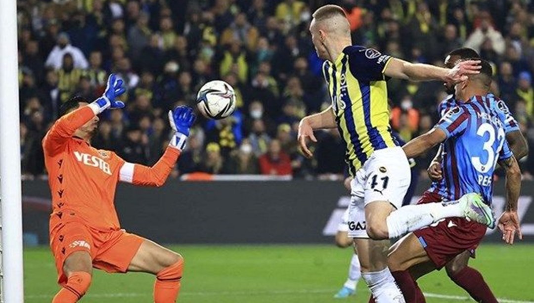 Fenerbahçe ligde Trabzonspor’a sahasında 25 maçtır yenilmiyor