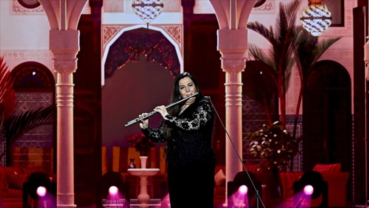 Ünlü Türk flüt sanatçısı Şefika Kutluer, Rusya’da BraVo müzik ödülünü aldı