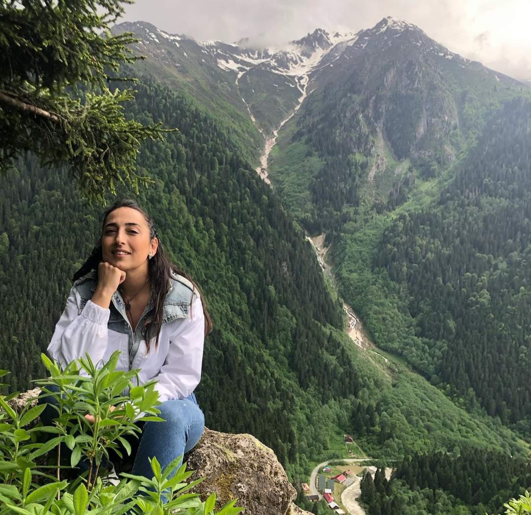 Tatilini memleketinde geçiren TRT sanatçısı,Rizem Adeta Yaşayan bir Cennet