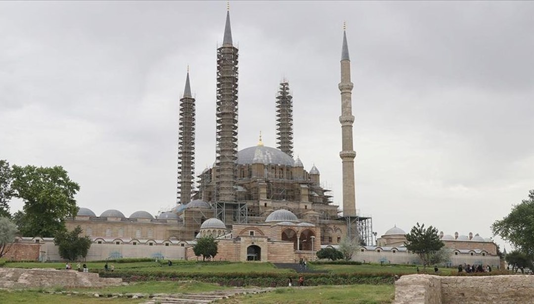 Restorasyondaki Selimiye Camisi’nde ana kubbe çalışmaları bitti