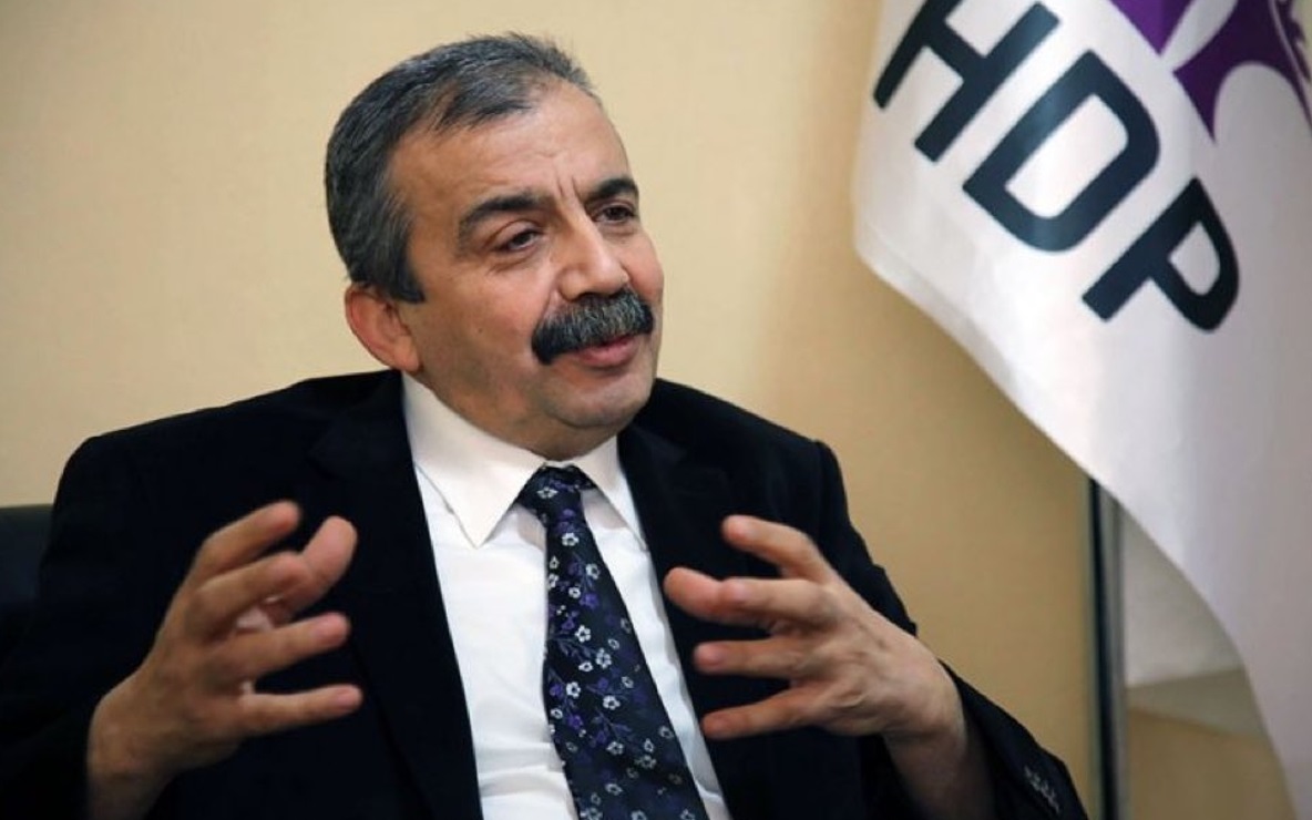 HDP’li Sırrı Süreyya Önder TBMM Başkan vekili,Kendisine kırmızı plakalı Araç Tahsil Edilecek