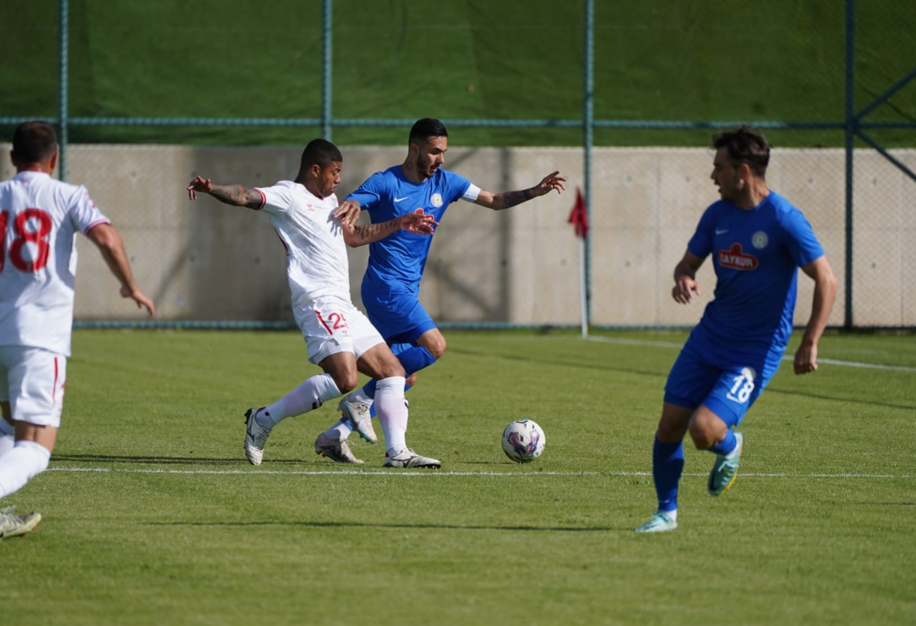 Rizespor, ilk hazırlık maçında Samsunspor ile karşı karşıya geldi