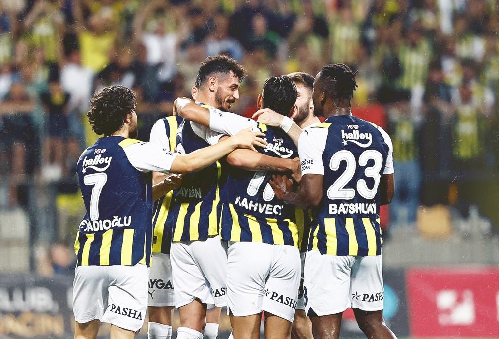 Fenerbahçe Deplasmanda 3-0 kazanarak,Twente’nin Rakibi Oldu