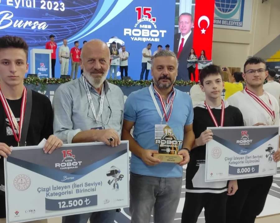 Rize Tevfik İleri Mesleki ve Teknik Anadolu Lisesi,ROBOT Yarışmasında Türkiye 1.Oldu