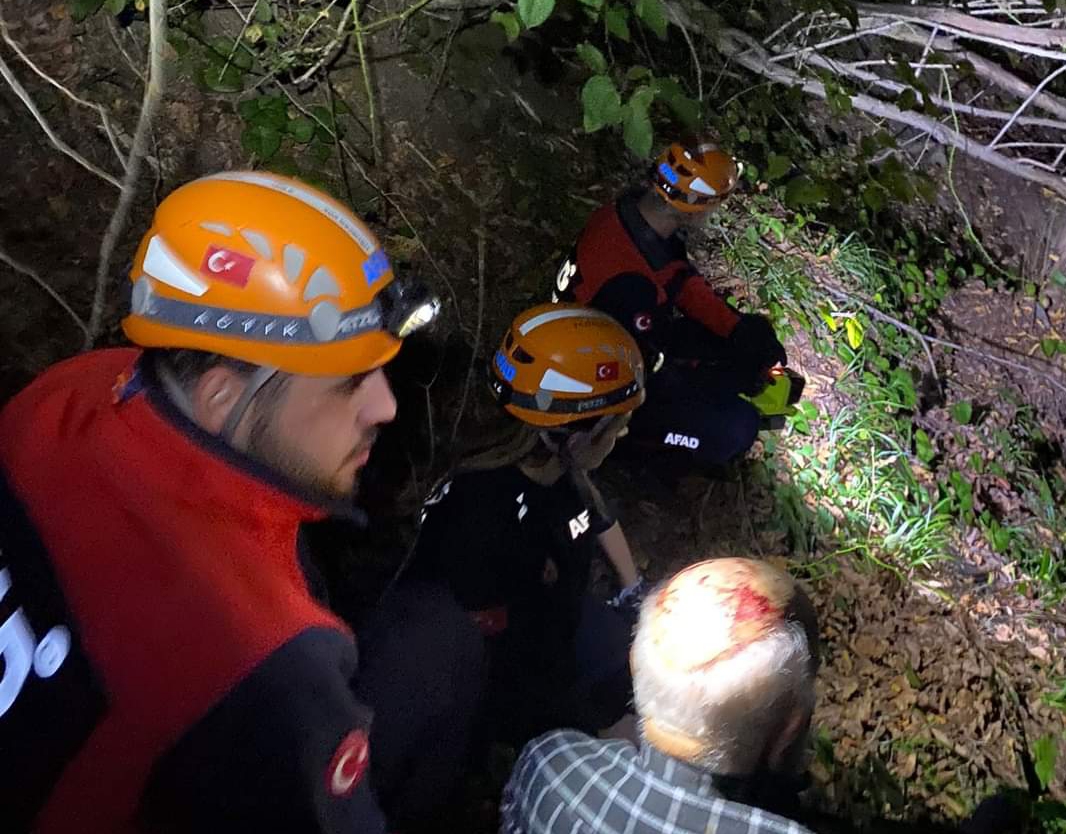 Rize’de kaybolan, 80 Yaşındaki  yaşlı adam, ormanda Sağ Olarak bulundu