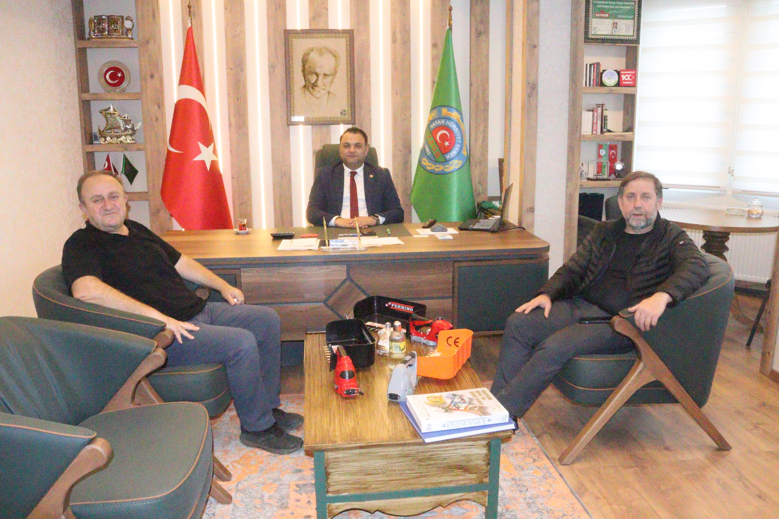 Yeniden Refah Partisi Genel Başkan Yardımcısı Çolak ve Tema Vakfı Ankara il Temsilcisi Nevzat Özer Rize Ziraat Odası Başkanı Arslan’ı Ziyaret Etti