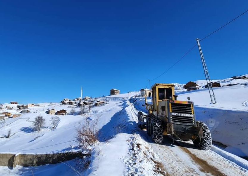 Rize’de kar Dolayısıyla kapalı olan 40 Köy yolu Açıldı