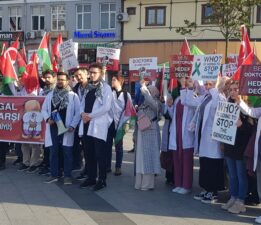 Rize’de Terörist İsrail’in Gazze’deki katliamı ,Doktorlar ve Sağlık Çalışanları  tarafından protesto edildi