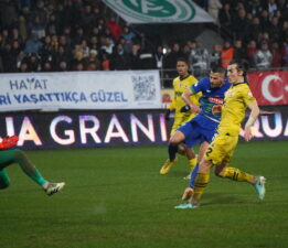 Çaykur Rizespor,Fenerbahçe karşısında galibiyeti koruyamadı 1-3