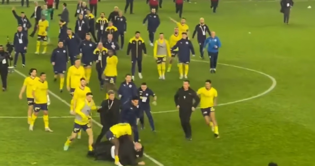Trabzon’da Fenerbahçe’li futbolculara çirkin saldırı