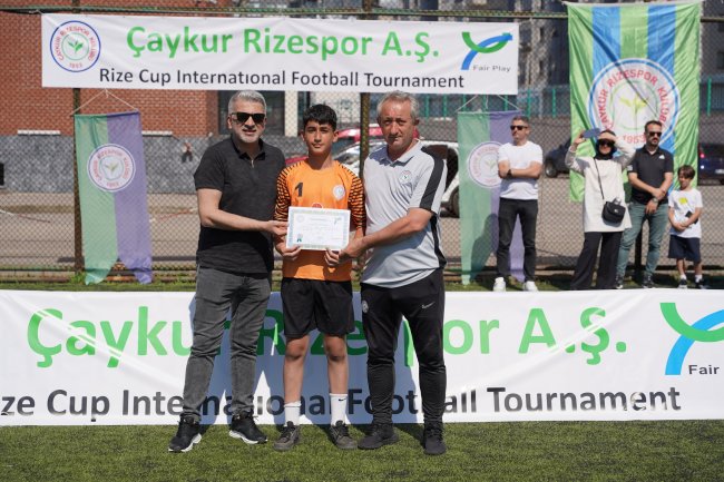 ÇAYKUR RİZESPOR ESİLA TÜFEKÇİ FUTBOL OKULLARI TURNUVASI