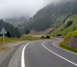 Rize’de 6 Yıldan Beri Yapılmayan, ikizdere -Ovit Arasındaki 20 km yol,Atanmış Trabzon’lu Bakanlarla Zor !